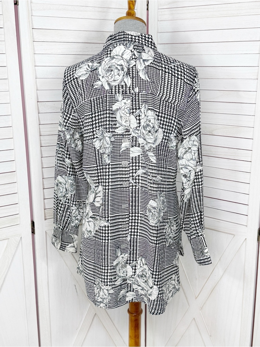 Multiples Floral Houndstooth Oversized Button Back Tunic Shirt Black White Small - Picture 4 of 11